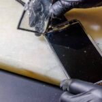 7 Signs You Need an iPhone Screen Replacement
