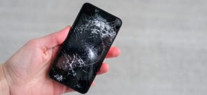 Can a Cracked iPhone Screen Get Worse Over Time