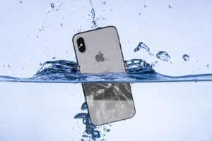 Does a Cracked Screen Affect Water Resistance