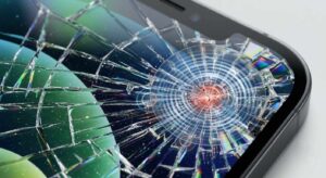 Factors causing a cracked iPhone screen to spread over time